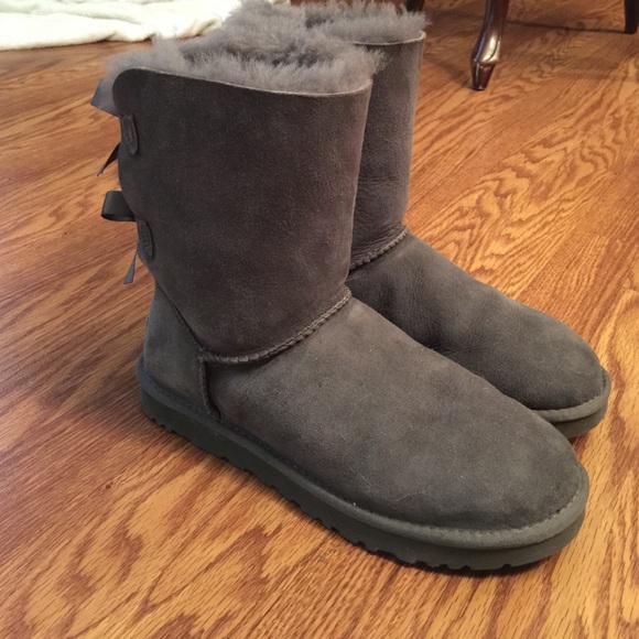 Authentic grey Bailey bow uggs