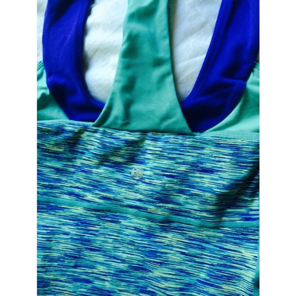 Lululemon work out top - Picture 2 of 2