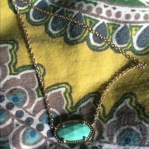 Elisa pendant necklace in mint!