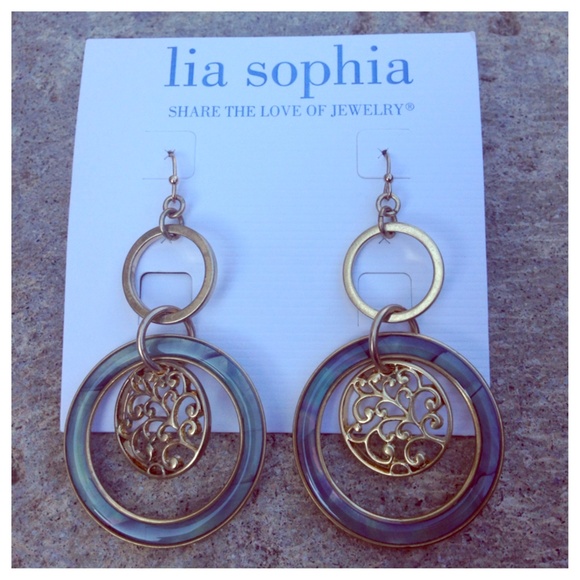 Bundle 💝 2 prs Lia Sophia Dangle Earrings 💝 HOLD