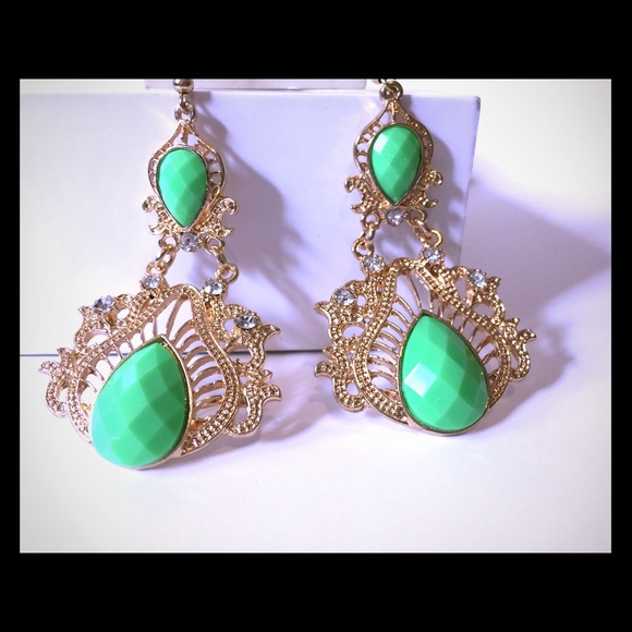 Teardrop earrings