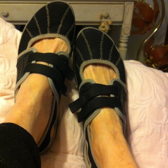 Merrill, size 8, gray/black sport shoes