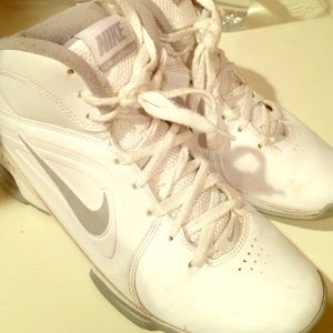 AUTHENTIC NIKE Sneakers