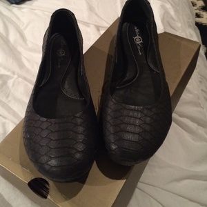 Born black flats in great condition.