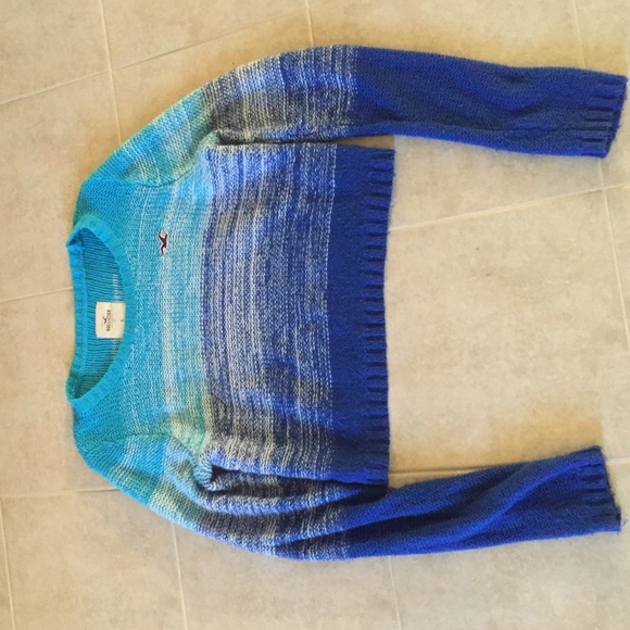 Hollister Sweaters - Hollister crop sweater