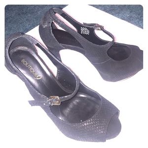 Boutique9 Heel / Size 9