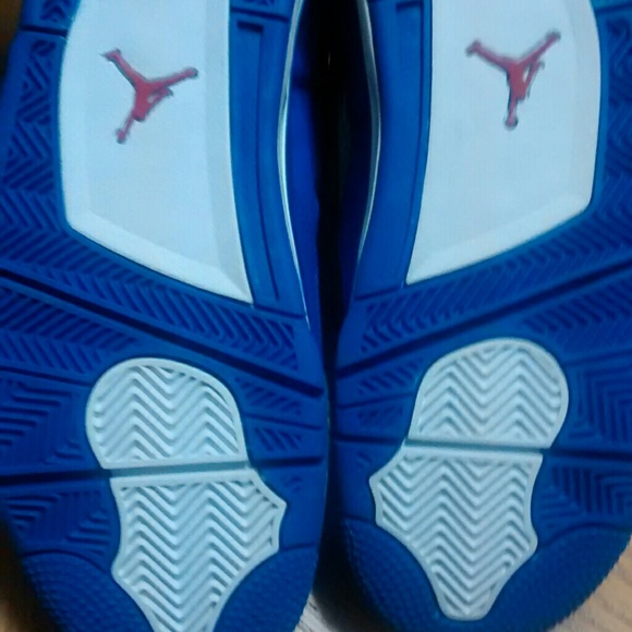 Captain America 4s - Picture 4 of 4