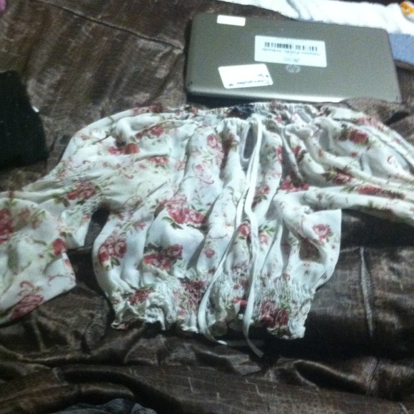 Flowery Blouse - Picture 1 of 4