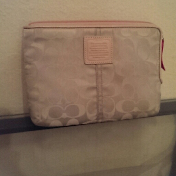 Coach clutch *new*