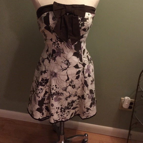 Floral strapless dress