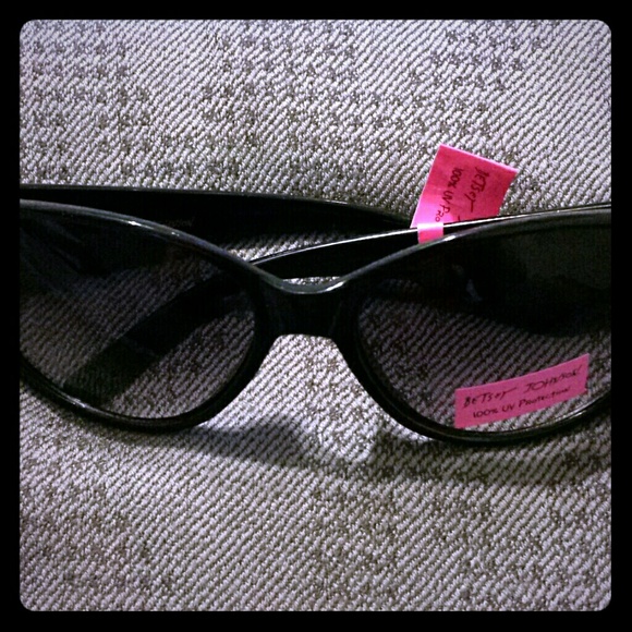 Betsey Johnson sunglasses