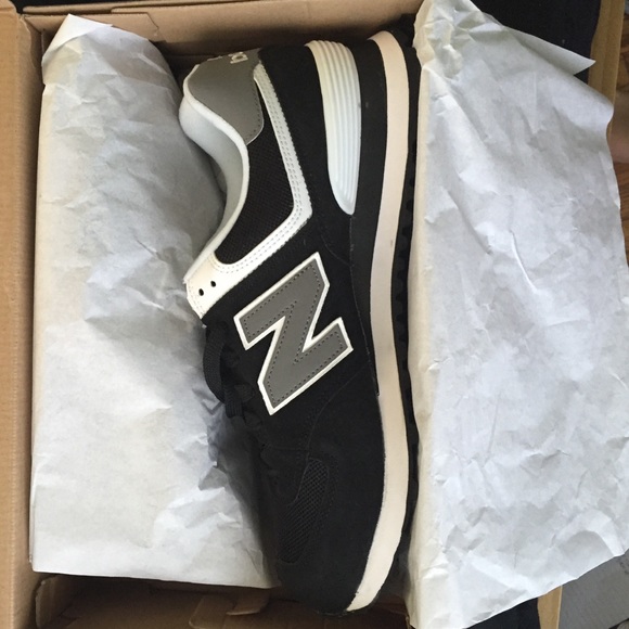 Black 574 new balance shoes