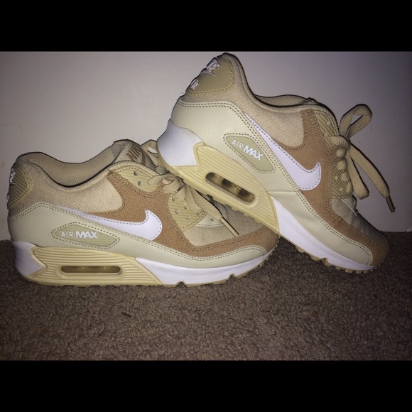 Nike air maxes