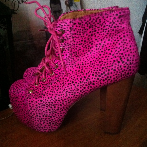 Jeffrey Cambell hot pink litas