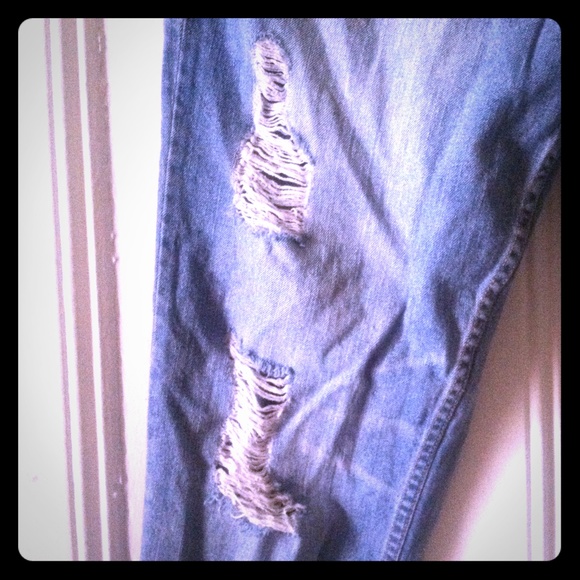 Boyfriend ripped jeans.