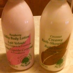 Lotion and shower gel bondle