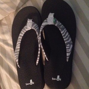 Sanuk, brand new yoga mat sandals