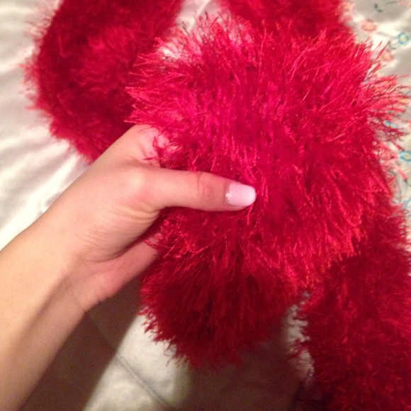 Scarf - Picture 1 of 3