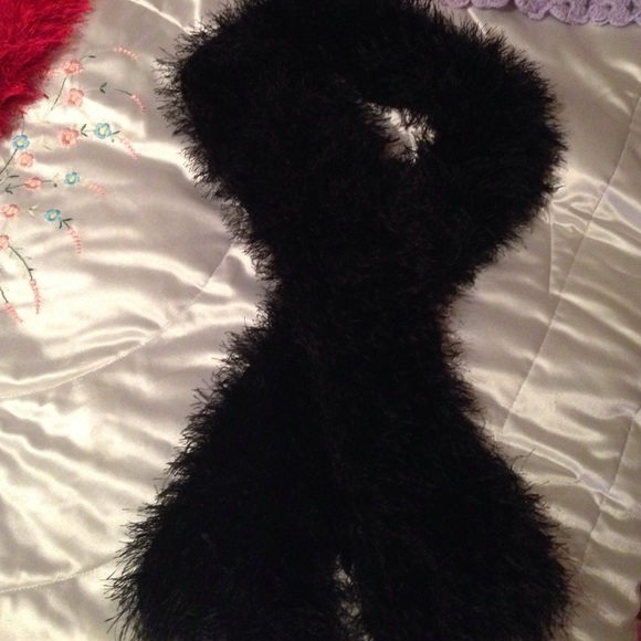 Scarf - Picture 1 of 2