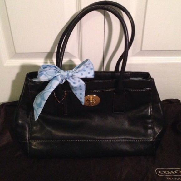 ❗️ON HOLD❗️ for @sdowdrick COACH Madeline Tote