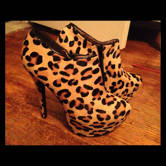 Steve Madden Vippper Bootie