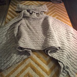 Bebe grey wool pull over sweater