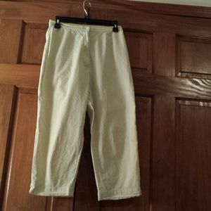 Green and white Capri size 6