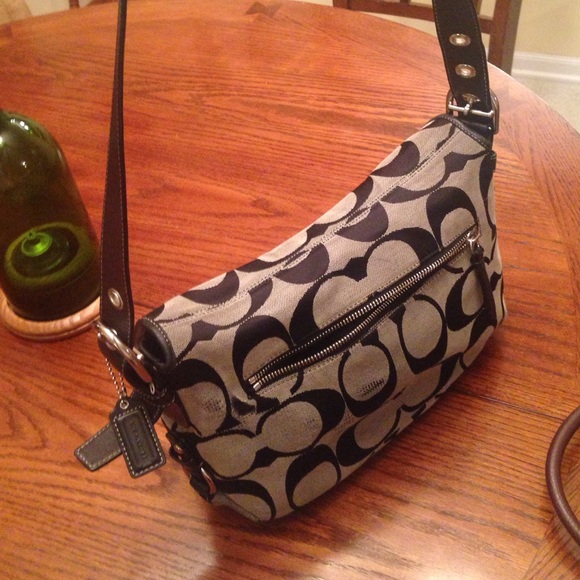 Authentic cross body Coach purse - Picture 4 of 4