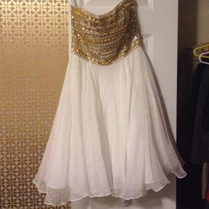 REDUCED💃🏼MUST GO‼️Sherri Hill cocktail dress sz2