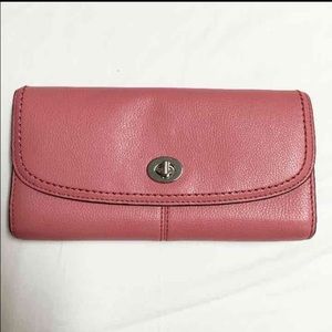 Sold to nuttawa - Authentic Coach wallet