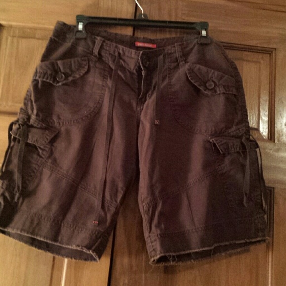 Brown Union Bay short size 7.