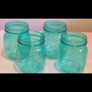 🚫SOLD🚫Mint plastic mason jars-never used!