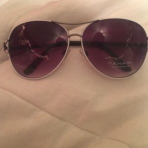 Tahari aviators