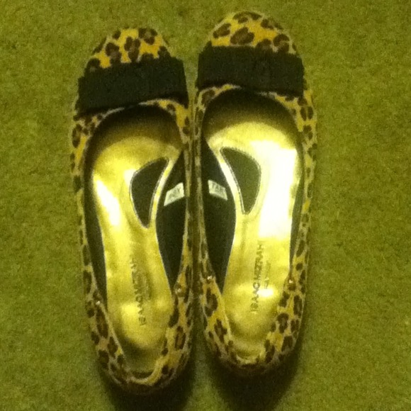 Isaac Mizrahi leopard ballet flat