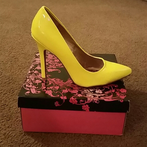 Highlighter Yellow Pump