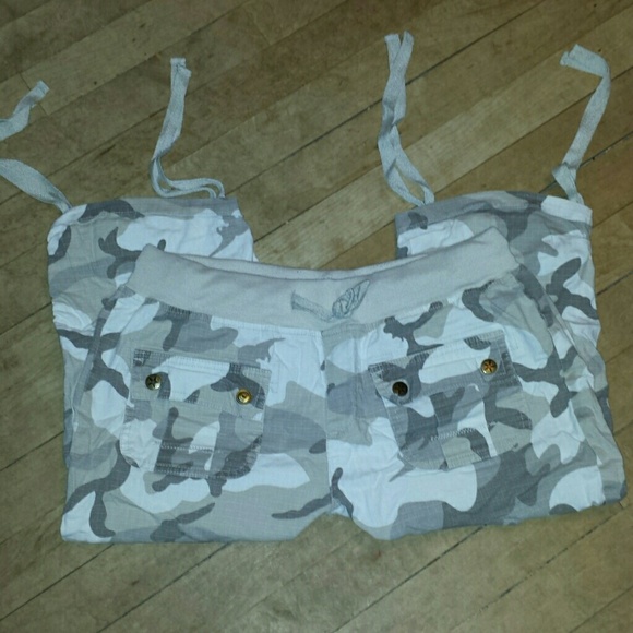 Camo capris