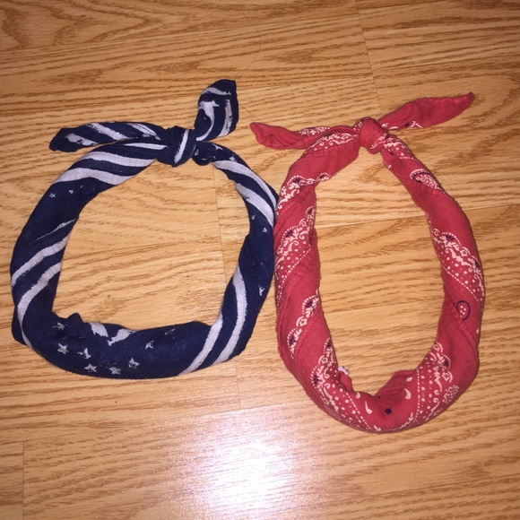 🚫SOLD pair of American Eagle Bandanas