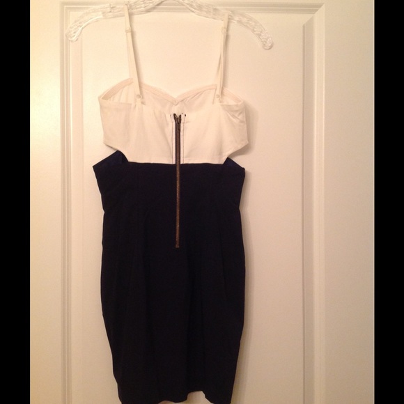 White and navy party dress - Picture 3 of 3