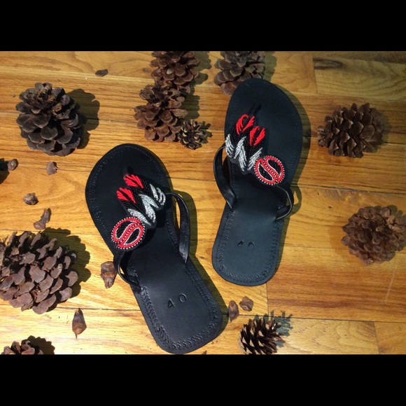 Safari sandals. Exquisitely beaded Maasai sandals. - Picture 1 of 3