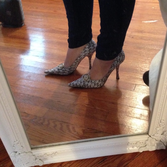 BCBG heels - Picture 3 of 4