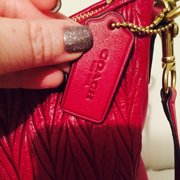 Authentic Coach handbag in raspberry ❤️