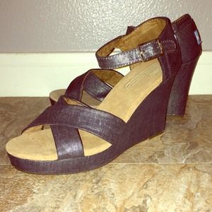TOMS Black Metallic Linen Strappy Wedges size 7.5