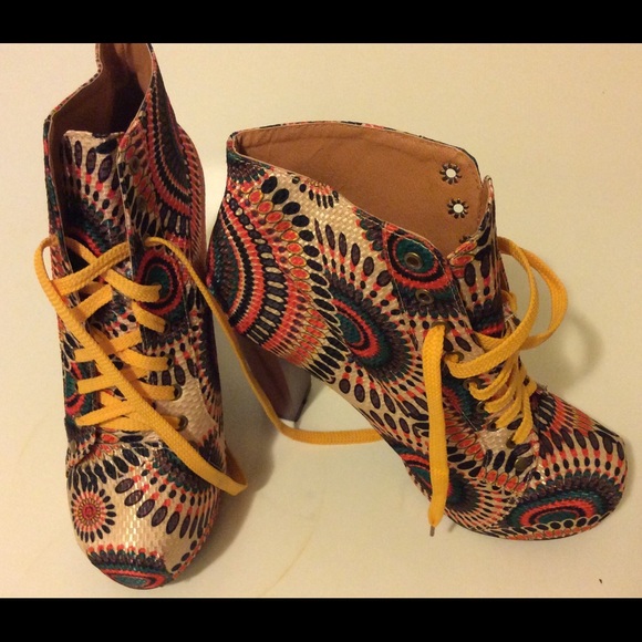 Dian Bac Bei's Sexy Retro-styled ankle boots. - Picture 1 of 4