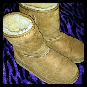 Brown uggs kids size 3