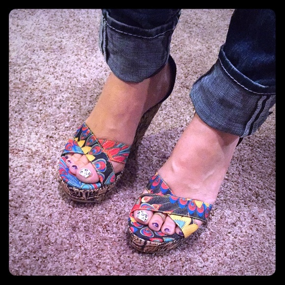 PEACOCK Wedges🌺