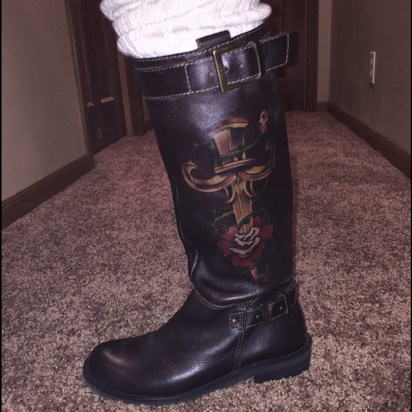Mia Leather boots with dagger/sword and rose