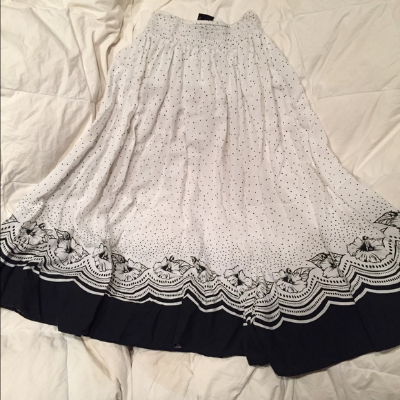 Cute H&M Hawaiian Print Maxi Skirt