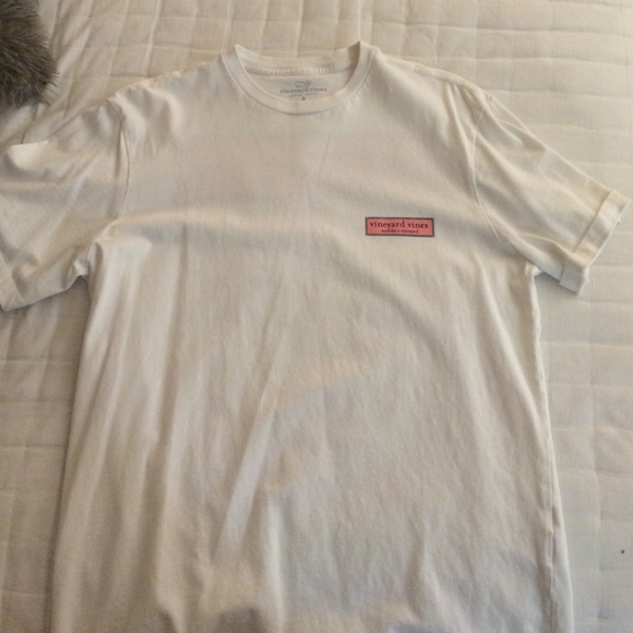 VV white short sleeve tee