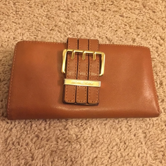 Michael kors wallet