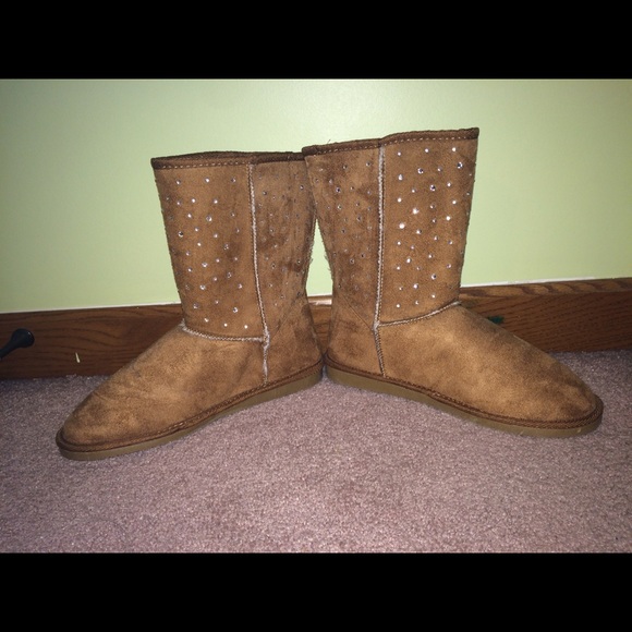 Brown Boots with Dimonds - Picture 2 of 3